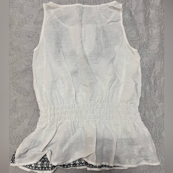 White embroidered sleeveless top - Picture 2 of 5